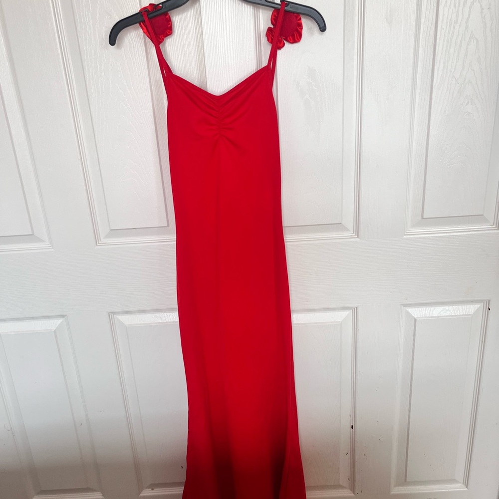 Chic Red Sleeveless Long fitted  Dress